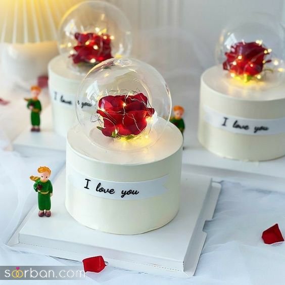  ژست عکس ولنتاین با کیک