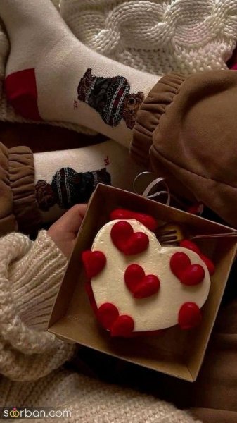  ژست عکس ولنتاین با کیک