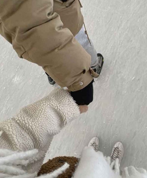  ژست عکاسی در برف بدون چهره