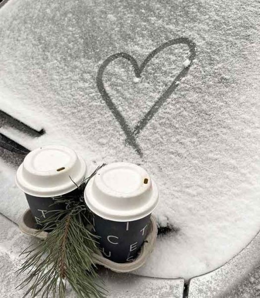  ژست عکاسی در برف بدون چهره