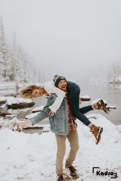  ژست عکاسی در برف اینستاگرام