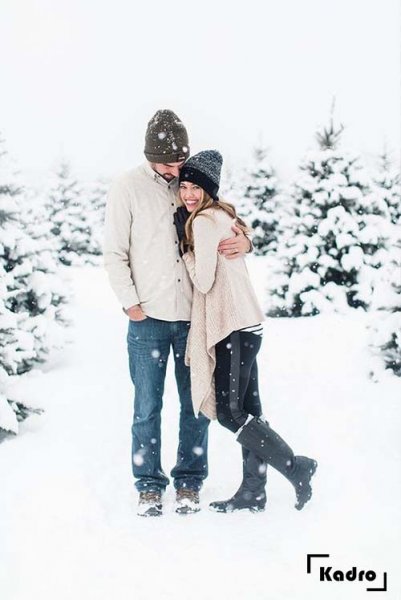  ژست عکاسی در برف دخترانه