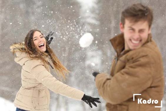  ژست عکاسی در برف دخترانه