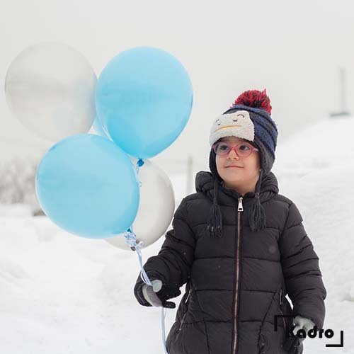  ژست عکاسی در برف دخترانه