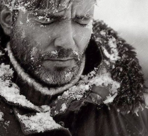  ژست عکاسی در برف پسرانه