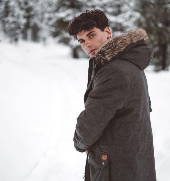  ژست عکاسی در برف پسرانه