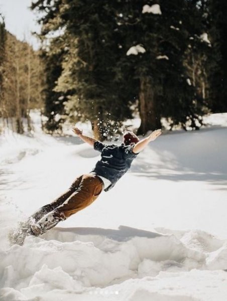  ژست عکاسی در برف پسرانه