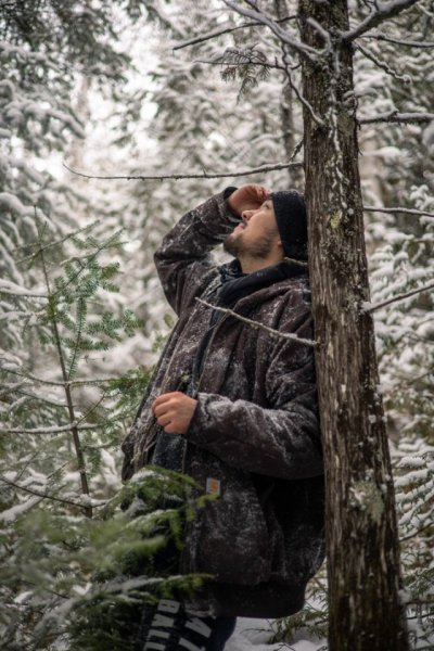  ژست عکاسی در برف پسرانه