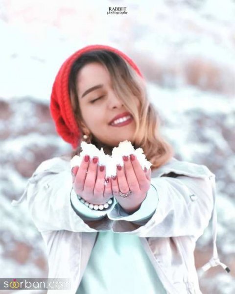  ژست عکس برفی عاشقانه