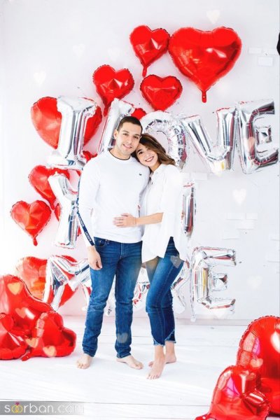  ژست عکس دونفره با گل