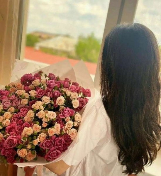 عکس با دسته گل بدون چهره