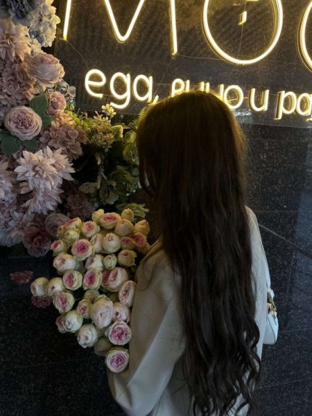  عکس با دسته گل بدون چهره