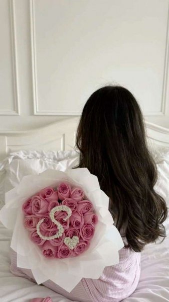  عکس با دسته گل بدون چهره