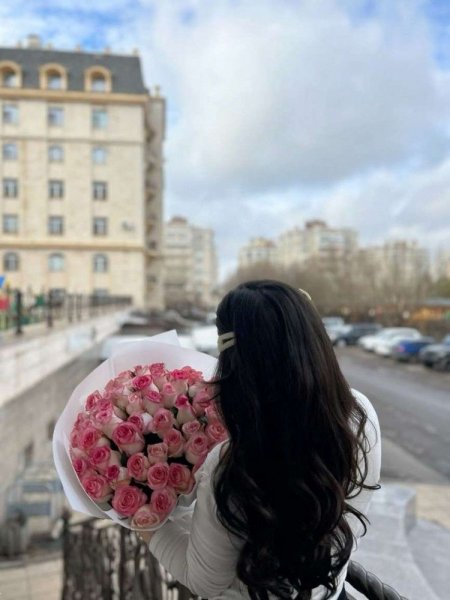  عکس با دسته گل بدون چهره