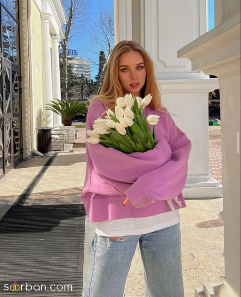  ژست عکس با گل در طبیعت