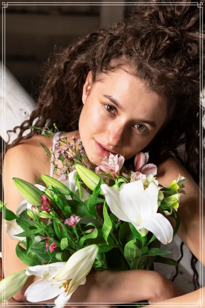  ژست عکس با باکس گل