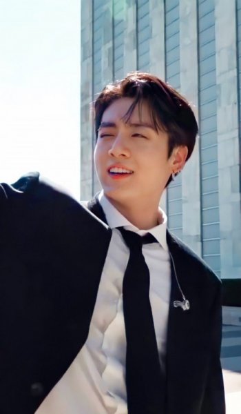  عکس جیهوپ بی تی اس