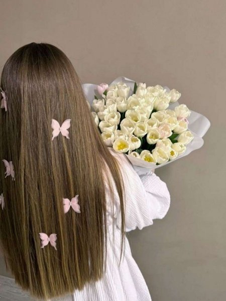  عکس با دسته گل بدون چهره در خانه