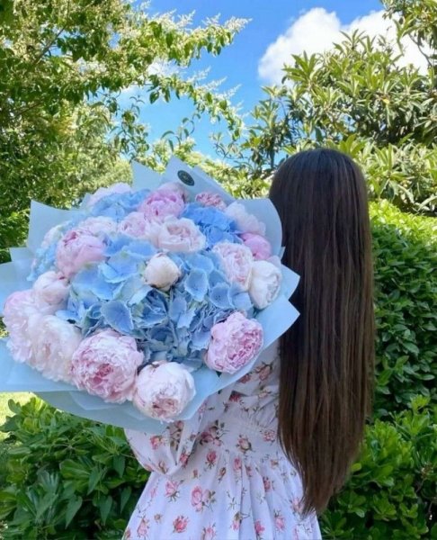 عکس با دسته گل عروس