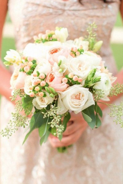  عکس با دسته گل عروس