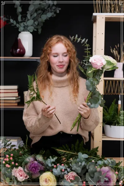  عکس دختر با گل برای پروفایل واتساپ