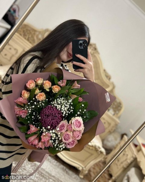 ژست عکس با باکس گل