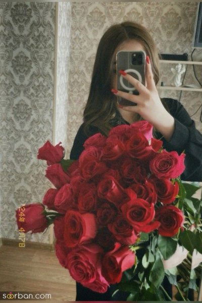 ژست عکس با باکس گل