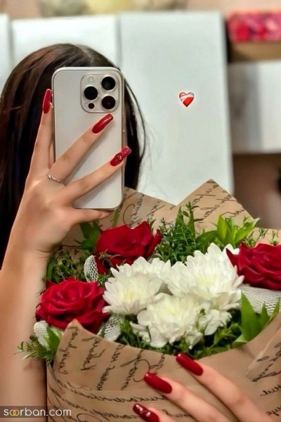 ژست عکس با باکس گل