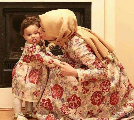  عکس مادر و فرزند با حجاب کارتونی