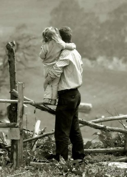  عکس پدر دختری غمگین