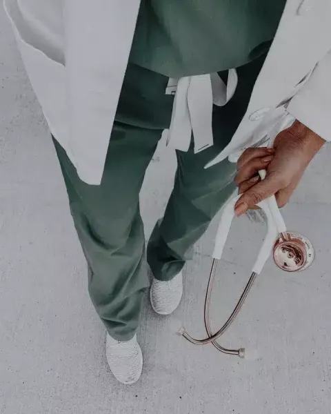  عکس دکتر برای پروفایل دخترانه