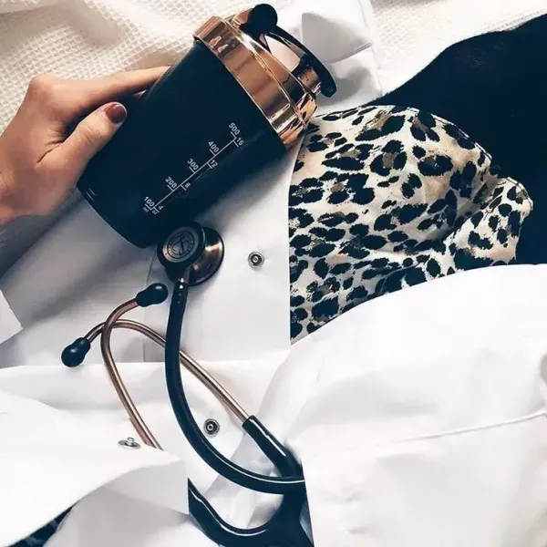  عکس خانم دکتر برای پروفایل