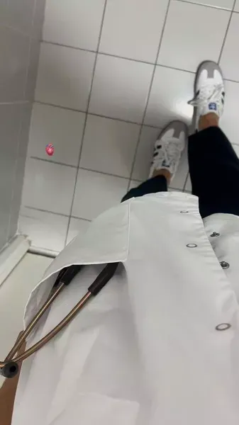  عکس خانم دکتر برای پروفایل