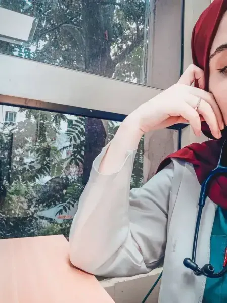  عکس خانم دکتر برای پروفایل