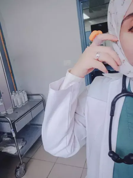  عکس خانم دکتر برای پروفایل