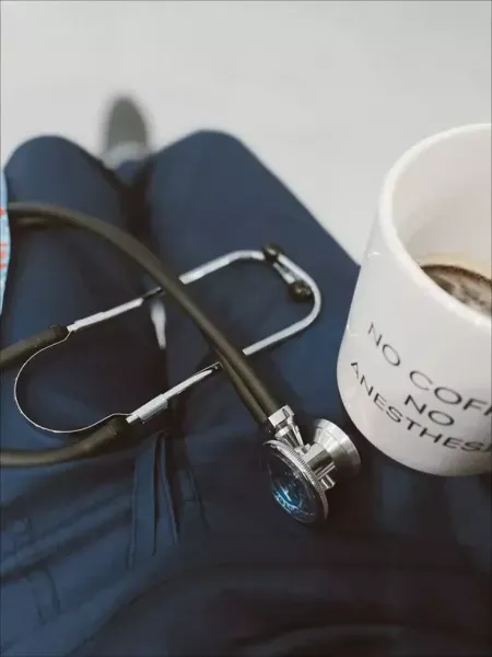  عکس خانم دکتر برای پروفایل