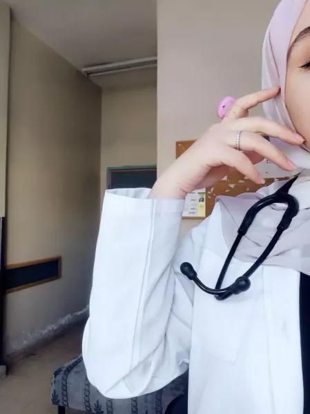  عکس خانم دکتر برای پروفایل