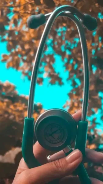  عکس خانم دکتر برای پروفایل