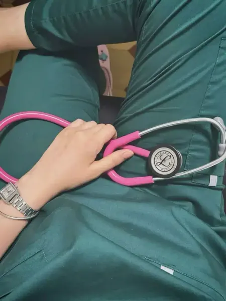  عکس خانم دکتر برای پروفایل