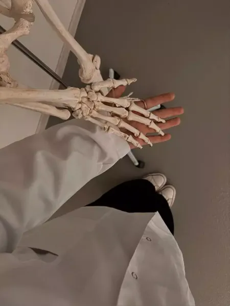  عکس خانم دکتر شیک برای پروفایل