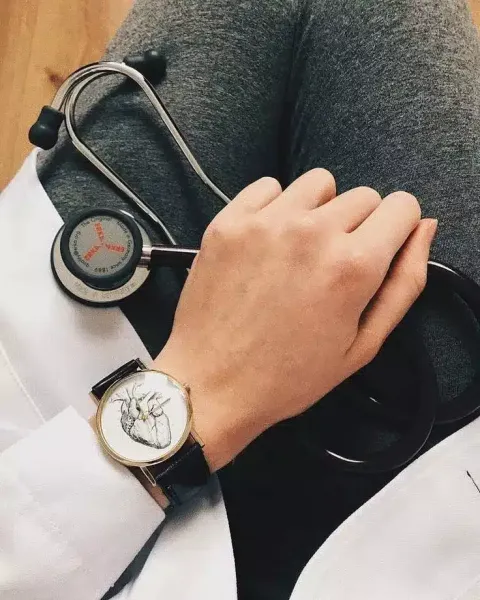  عکس دکتر برای پروفایل