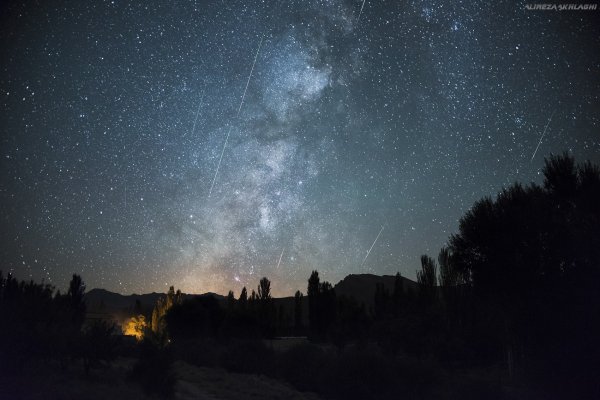  عکس اسمان کویر در شب