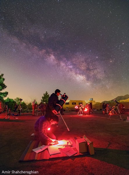  عکس اسمان کویر در شب