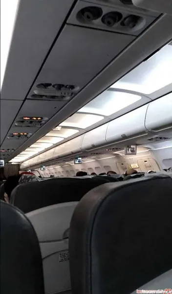  عکس داخل هواپیما در شب