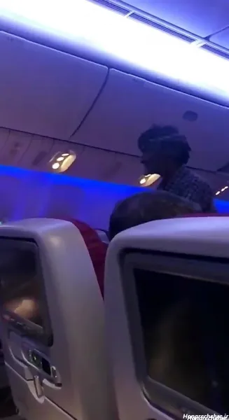  عکس داخل هواپیما در شب