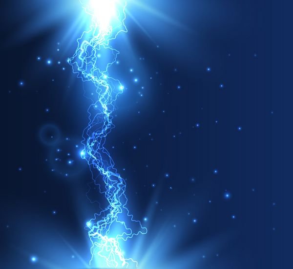 عکس رعد و برق برج میلاد