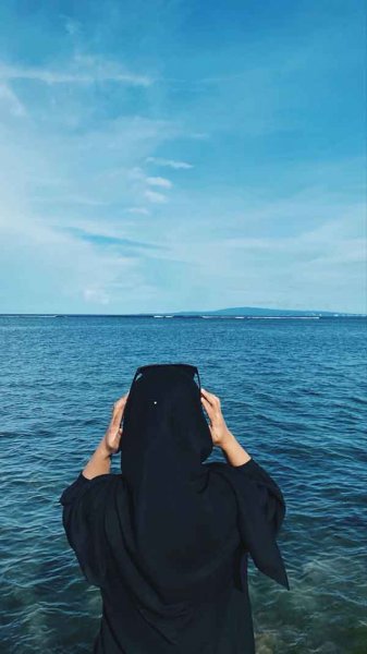 عکس پروفایل دختر با حجاب کنار دریا