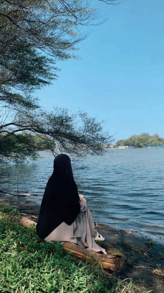  عکس پروفایل دختر با حجاب کنار دریا