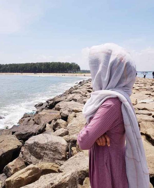  عکس پروفایل دختر با حجاب کنار دریا