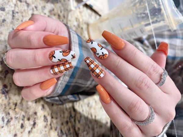  طرح ناخن مینیمال عروسکی